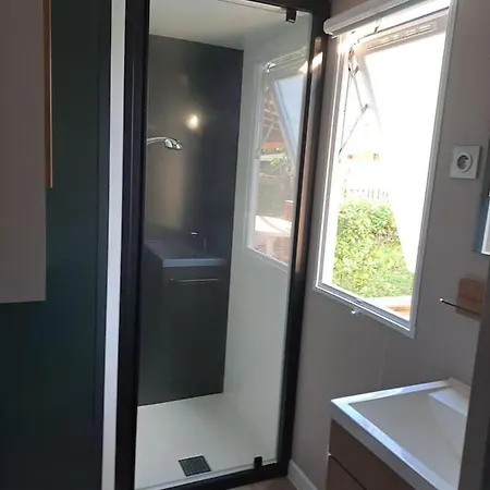 Apartment Mobile-home Dans 4 Etoiles *